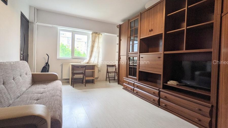 Apartament studentesc cu 2 camere decomandate in spate la Iulius Mall. - 2