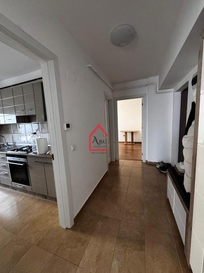 Ap 2 camere decomandat + loc parcare | Cug | et 3 | bloc NOU