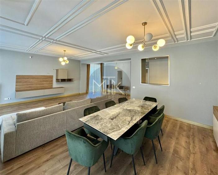 VILA INDIVIDUALA de LUX in Complex | 8 camere | Mobilata&utilata | 4 locuri de p
