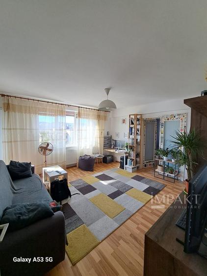 Apartament cu 2 camere semidecomandat- Zona Platinia