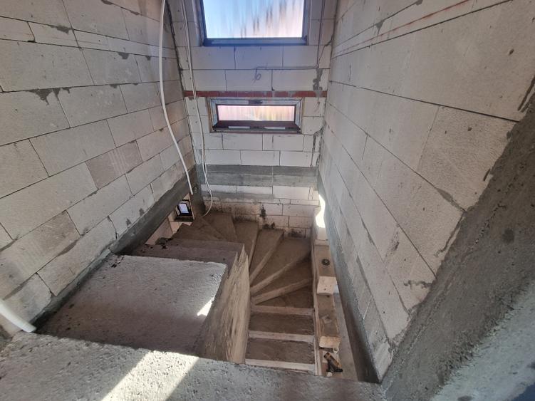 Casa P+M cu placa turnata, 5camere constructie deosebita -178.000euro
