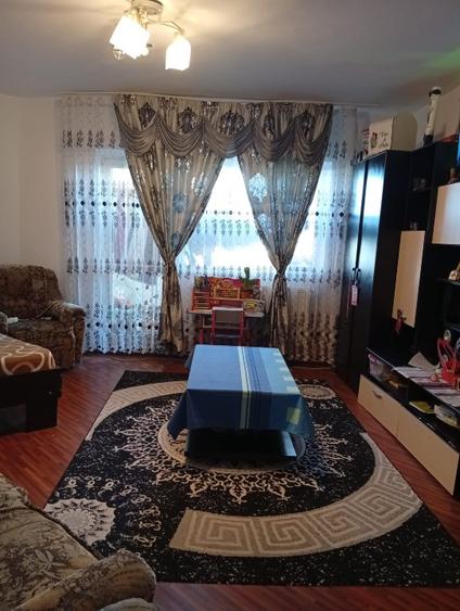 Vând apartament 2 camere decomandat