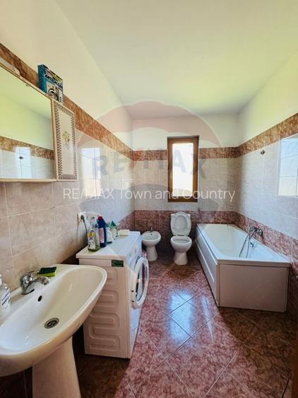 Casă / Vilă cu 5 camere de vânzare - 4
