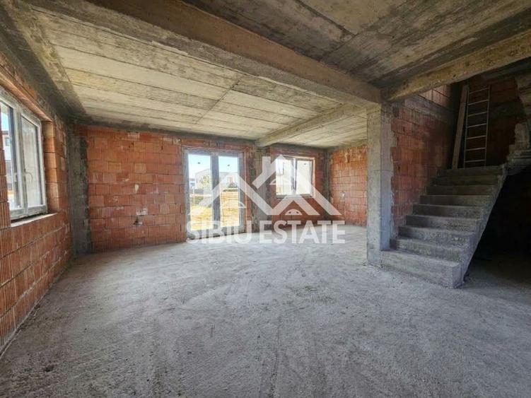 CASA INDIVIDUALA 4 camere, teren mare