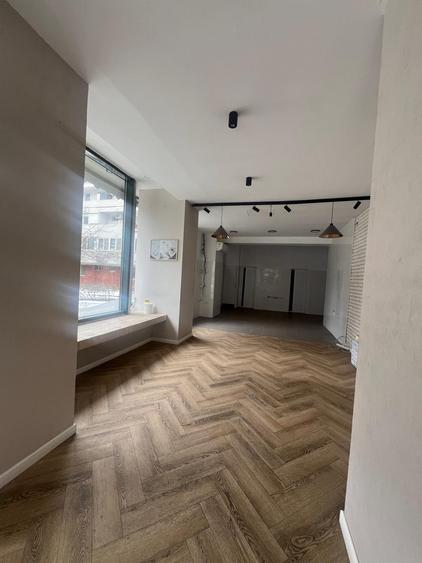 Spatiu comercial  parter, Bd Tomis, 66 mp, centrala gaz, vitrina