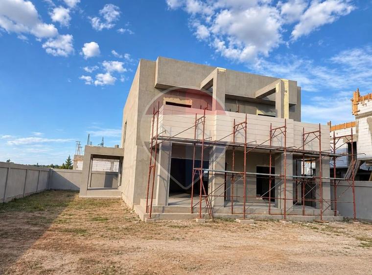 Casă / Vilă  de lux, cu piscina, 4 camere, zona rezidentiala