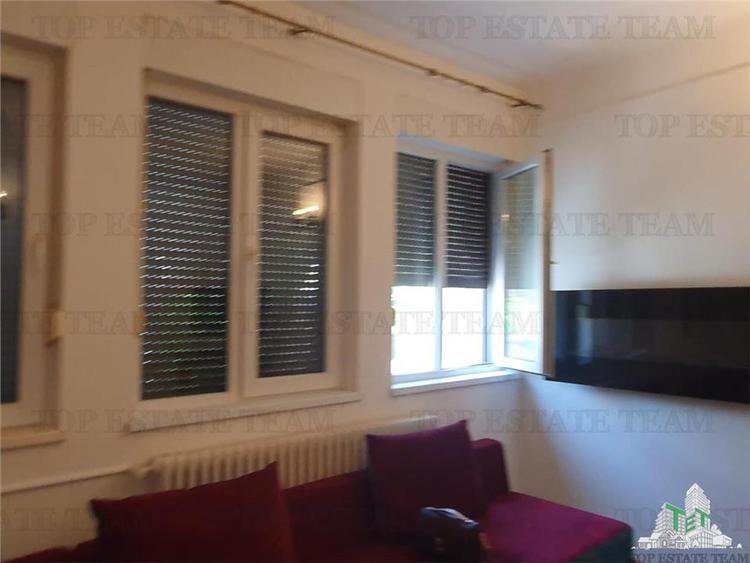 Spatiu extins central Liceul Mircea si Mare Constanta
