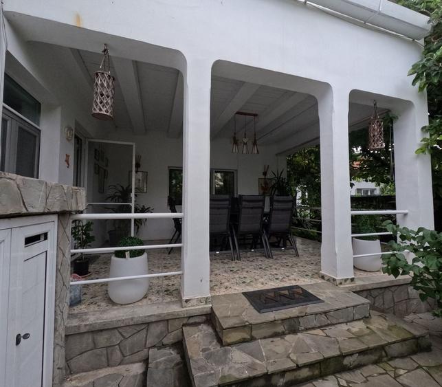 Casă Renovată cu Grădină | 227 mp | 3 Terase | 3 Dormitoare | Milcov