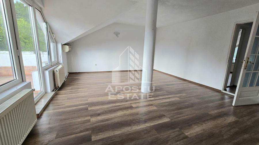 Duplex cu 5 camere si 3 bai, centrala proprie, zona Lipovei
