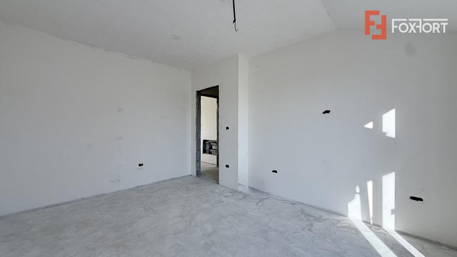 Duplex cu 4 camere despartit prin baie, Mosnita Veche