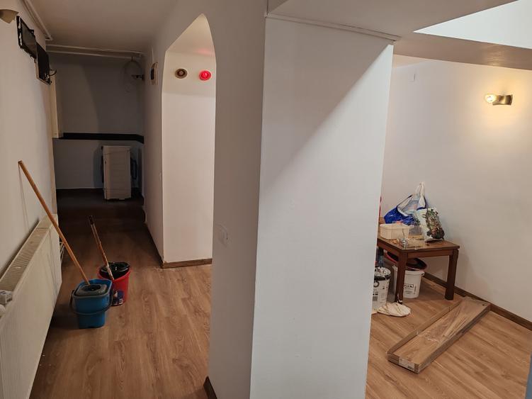 Apartament 4 camere liber la vanzare zona Securitatii