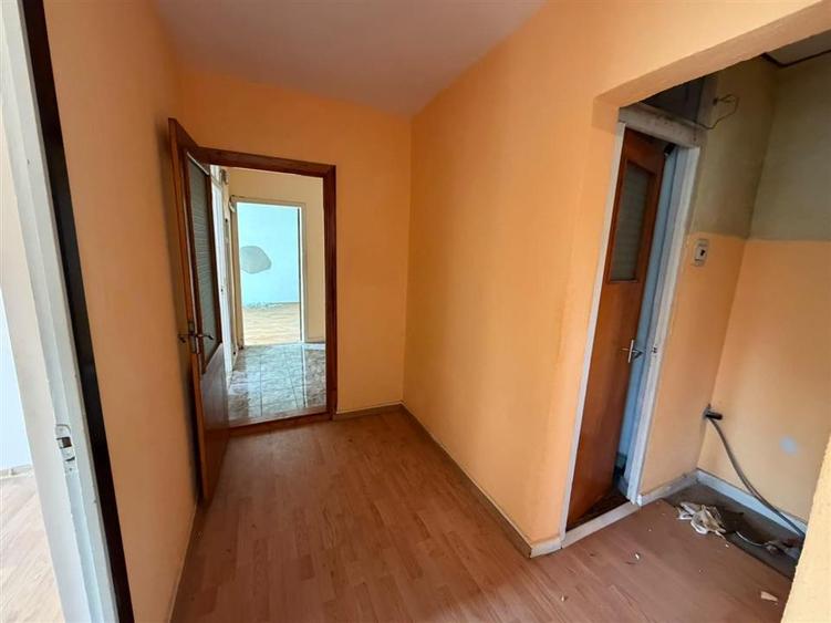 Apartament 3 camere, etaj 1, zona Centrala (fosta Autogara) 76 mp