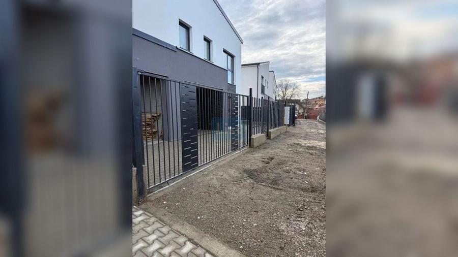 Case cu arhitectura nordica, panouri fotovoltaice, central Dezmir
