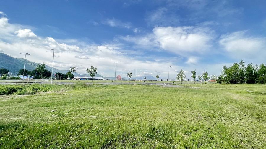 Teren intravilan - Zona Comerciala de interes