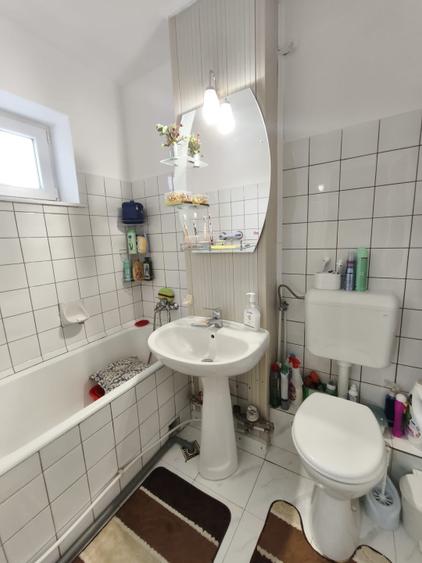 Apartament 3 camere+boxa, etaj 3, zona Hurmuzachi, Radauti