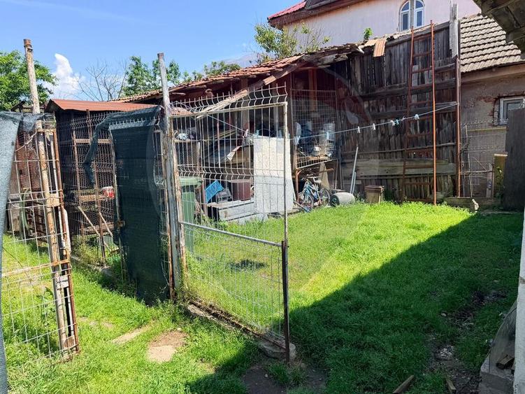 Teren 650 mp, cu casa modesta, zona Blv Nicolae Romanescu