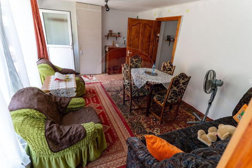 Casă  cu 10 camere in 2 corpuri de cladire (se pot vinde separat) - 6