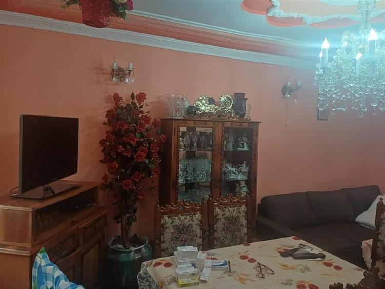 Apartament etajul 1 cu 4 camere si 2 bai in Vasile Aaron
