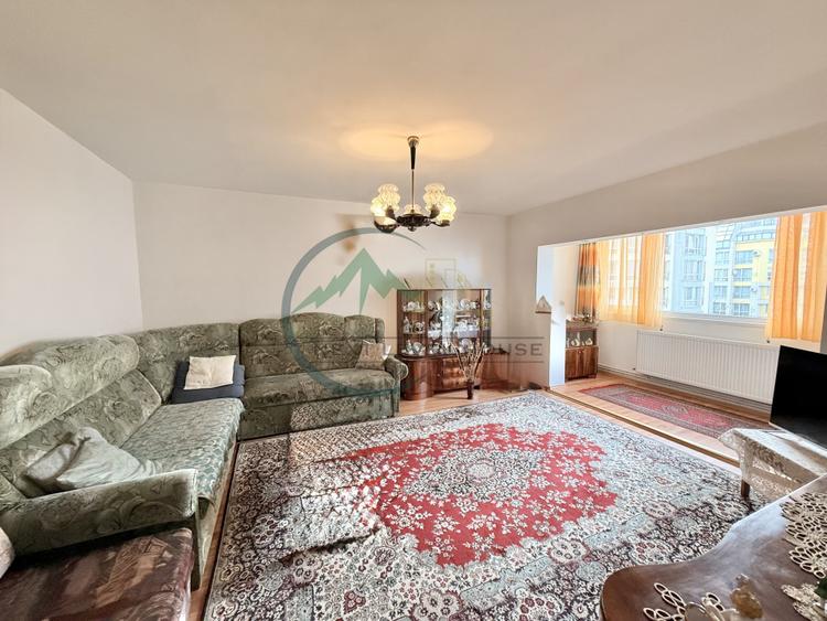 Apartament 3 camere, intrare Racadau