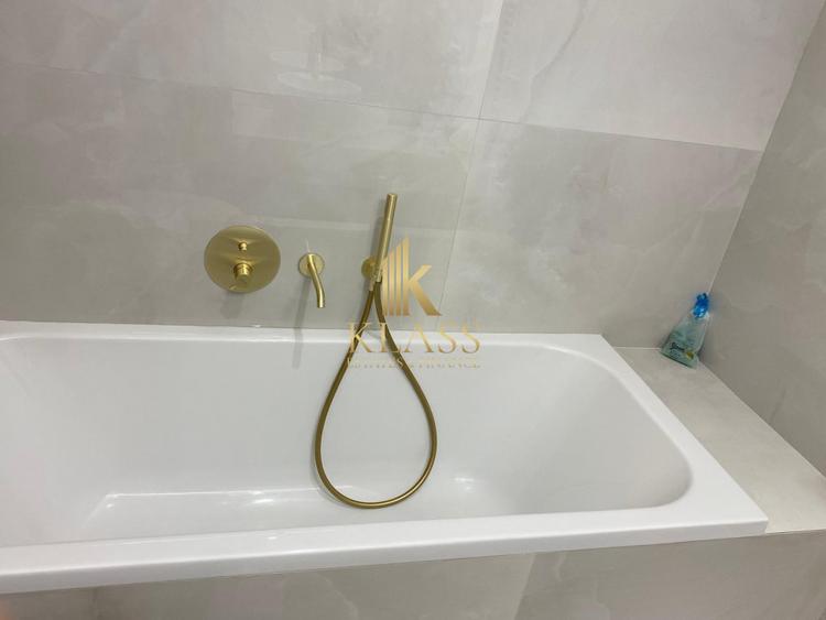 Apartament decomandat de vanzare cu 3 camere in Cortina North