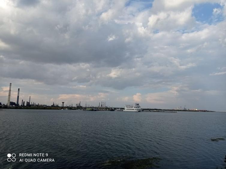 TEREN MAMAIA NORD 300 MP LANGA MARE