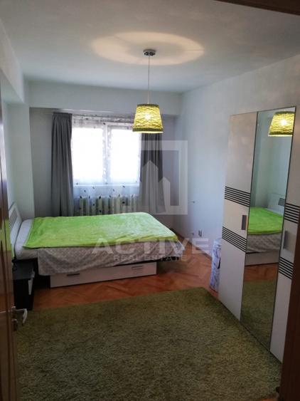 Apartament cu 3 camere decomandate- Piata Cipariu