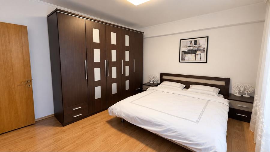 De Închiriat – Apartament 2 Camere  Strada Traian | Centrală Proprie