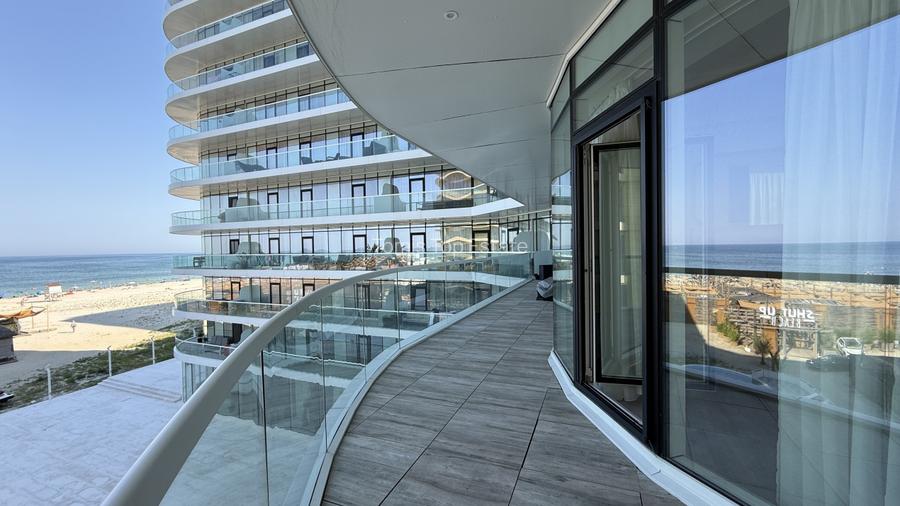 Apartament cu 3 camere direct in prima linie la mare White Sea