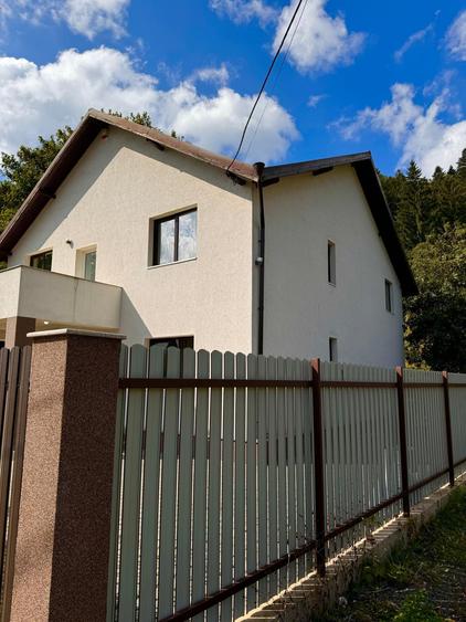 Vila Eleganta cu 7 Camere - Cheia Prahova- Mobilată și Utilată Complet