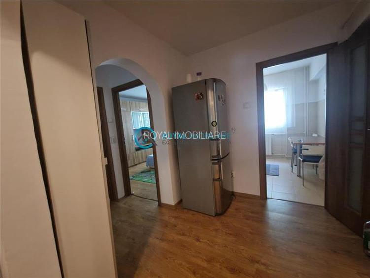Royal Imobiliare - Inchiriere apartament zona Vest - 13