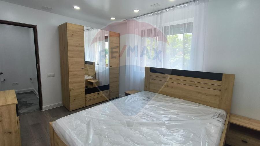 Apartament 3 camere de vânzare -Renovat complet - Micro 40