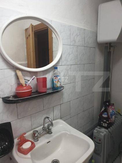 Cabana de vanzare, cu 4 camere, 100 mp, zona Piatra Fantanele