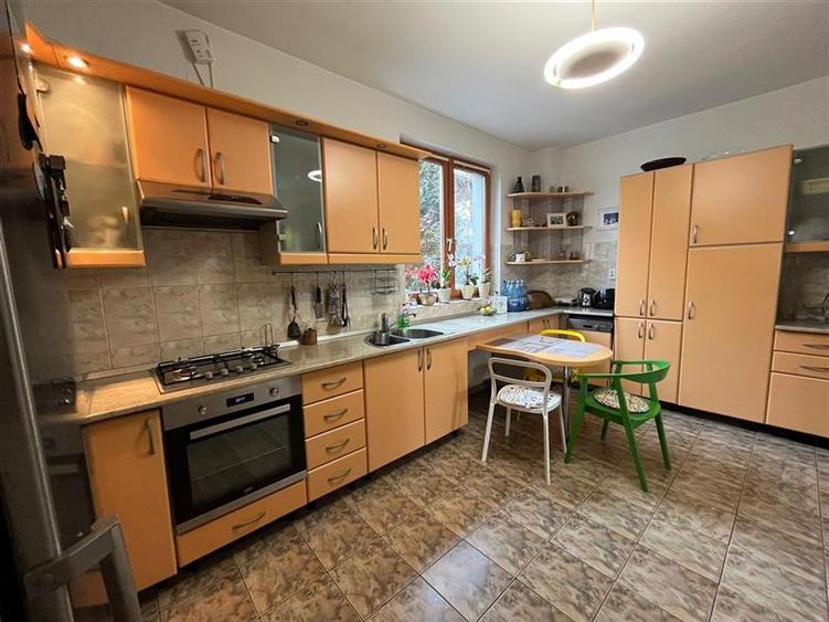 De vanzare/inchiriat casa tip dulex in zona Platoul Cornesti
