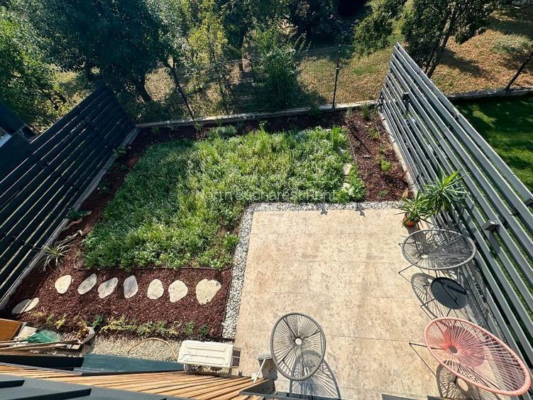 Casă  3 dormitoare de închiriat, grădină și piscină comună - 2