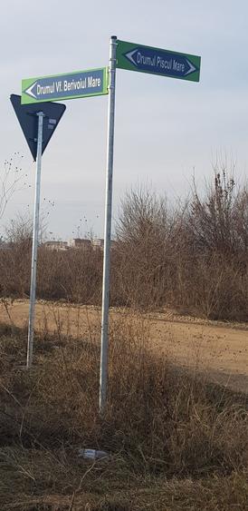La intersectia Drumul Piscul Mare cu Drumul Vf.Berivoiul Mare