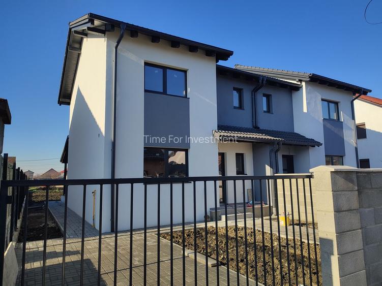 Sacalaz, 1/2 Duplex P+M 4 Camere,2 Bai,Terasa Acoperita - 2
