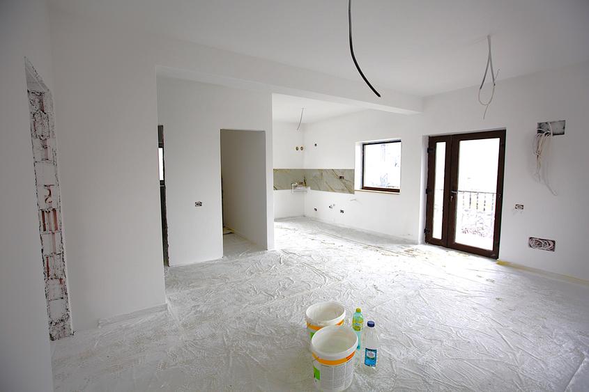 Vila conceputa pentru 3 familii Sanpetru spre Harman