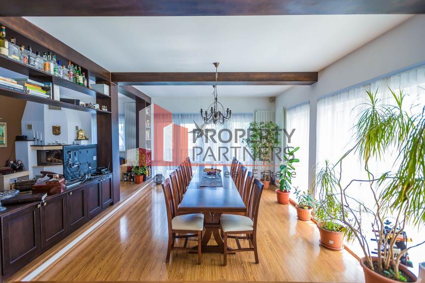Vilă 340 mp Bran | Teren 5500 mp | 6 dormitoare cu băi proprii