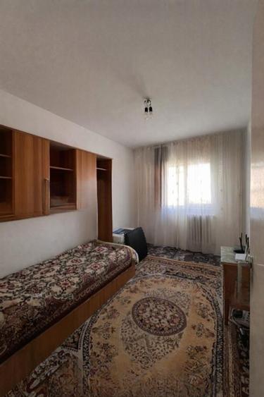 Apartament 3 camere, etajul 3/4, zona Metalurgiei