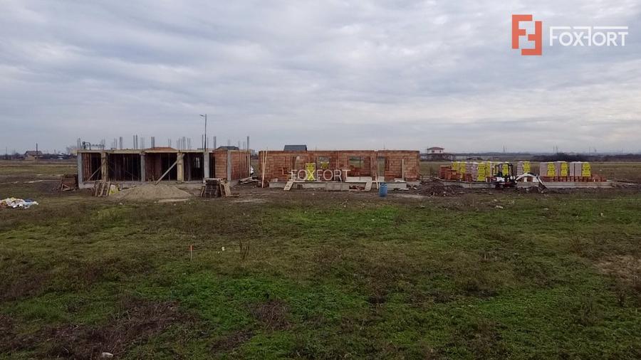 Duplex intreg 8 camere, LA ROSU, de vanzare in Sacalaz, la intrare - 24