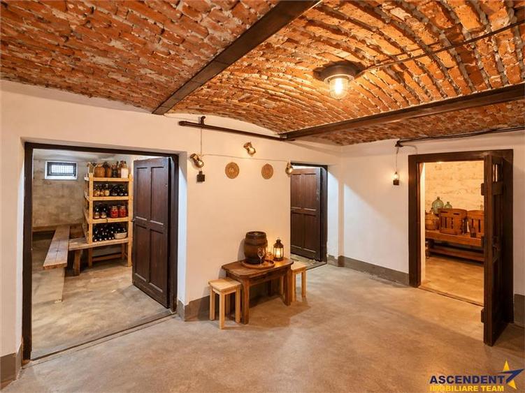 Casa cu vatra traditionala, gradina, garaj, facilitati, Codlea, Brasov