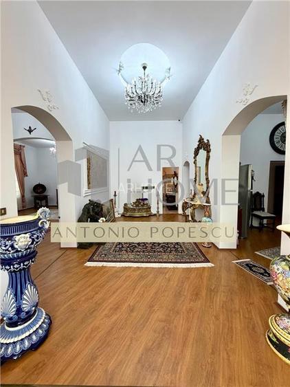 Casa 11 camere D+P,cu o arhitectura deosebita, ultracentral, Ploiesti. - 3