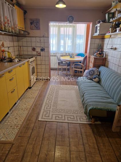 Apartament 2 camere zona Panda , etaj 4 cu sarpanta din constructie