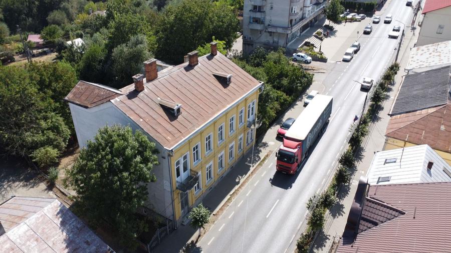 VÂNZARE - SPAȚIU COMERCIAL, CLĂDIRE INTERBELICĂ, CENTRU SIRET
