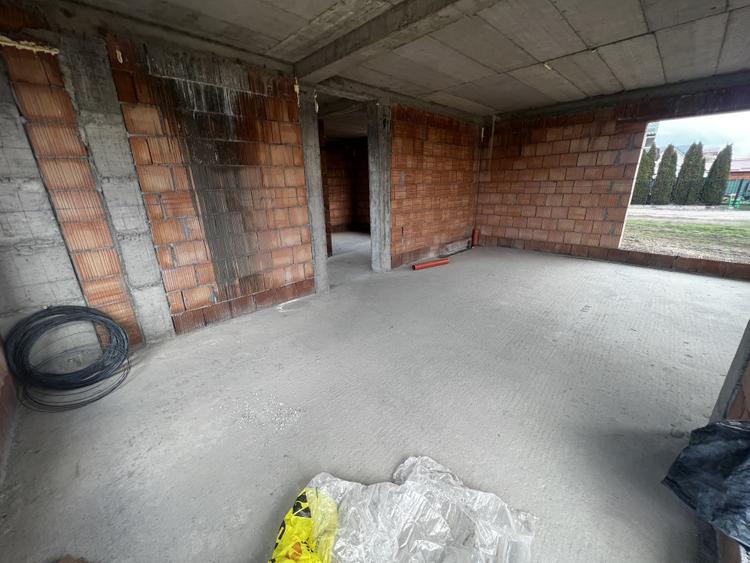 Casa individuala de 5 camere, 120 mp, 281 teren, semifinisat, zona Ioan rus