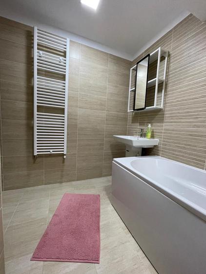 Vânzare apartament 3 camere Moghioros Park cu loc de parcare