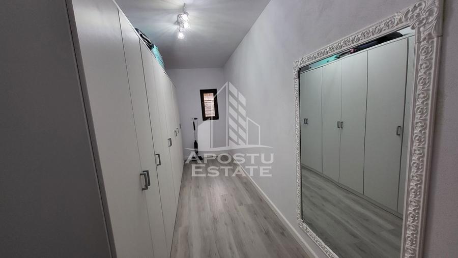 Casa individuala cu 4 camere,2 garaje si teren generos Pischia