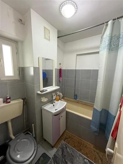 Apartament cu 4 camere Decomandat Mircea cel Batran