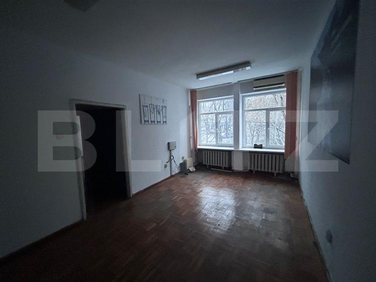 Spatiu de birouri, 231.74 mp, 8 camere, zona Colegiul Fratii Buzesti