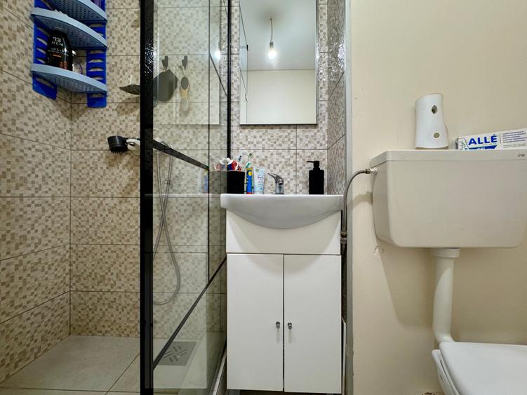 De vanzare - 4 camere 84mp + boxa - 800m Metrou Crangasi - Comision 0%